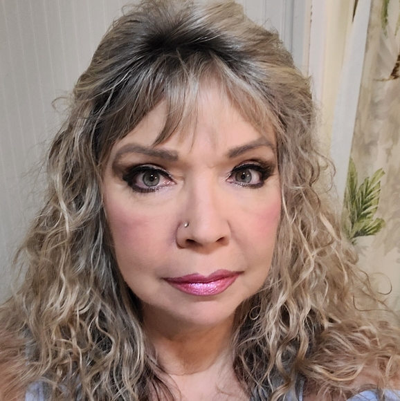 Meet your Posher, Sandra - Picture 2 of 3